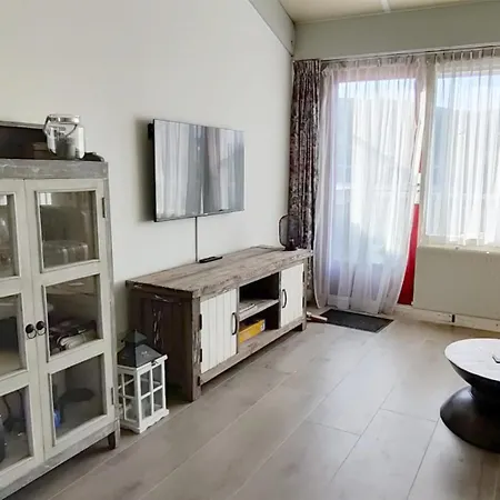 17 - Aan De Duinen, Aan Zee